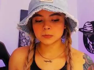 Scarletthudsson  live sex cam