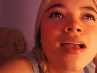 Scarletthudsson  live sex cam