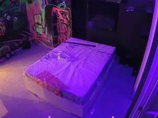 Voyeurcam-casa-salsa-disturbed  live sex cam