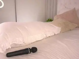 Lorettafloor  live sex cam