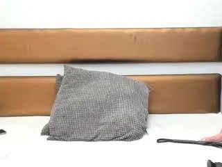 Mileycoxy  live sex cam