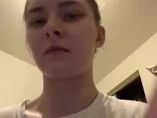 Chatwithbri  live sex cam