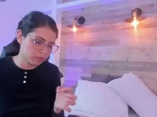 Desireee-e  live sex cam