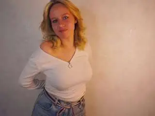 Genevivemullenaux  live sex cam