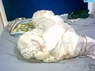 Hornyvibesx  live sex cam