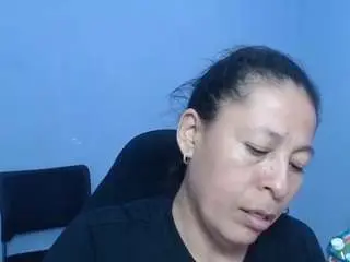 Martina-miilf  live sex cam