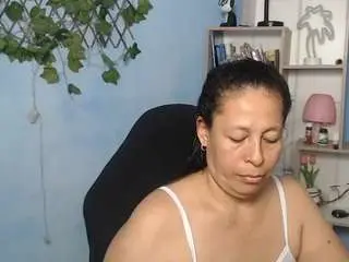 Martina-miilf  live sex cam