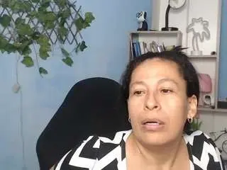 Martina-miilf  live sex cam