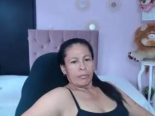 Martina-miilf  live sex cam