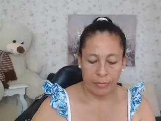 Martina-miilf  live sex cam
