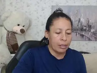 Martina-miilf  live sex cam