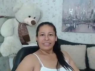 Martina-miilf  live sex cam