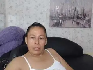 Martina-miilf  live sex cam