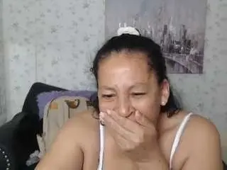 Martina-miilf  live sex cam
