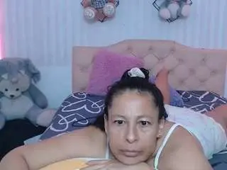 Martina-miilf  live sex cam