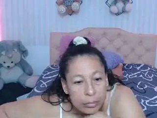Martina-miilf  live sex cam