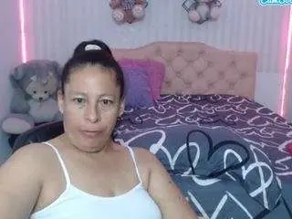 Martina-miilf  live sex cam