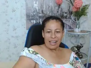 Martina-miilf  live sex cam