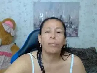 Martina-miilf  live sex cam