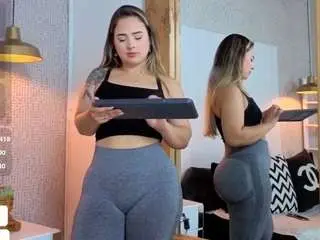 Paola-reyy  live sex cam