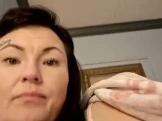 Toxicnikki  live sex cam