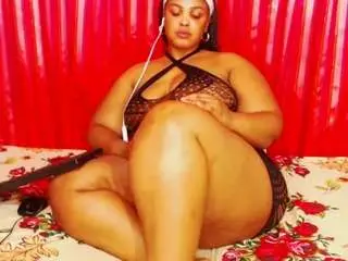 Divinebooty93  live sex cam