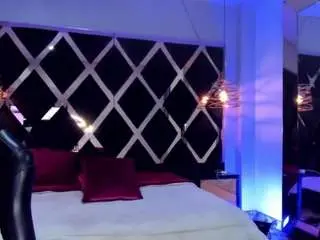 Lucia-24x  live sex cam