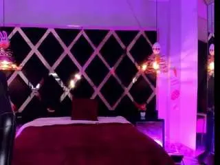 Lucia-24x  live sex cam