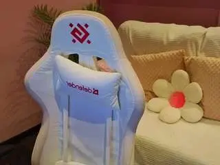 Amymoore-x  live sex cam
