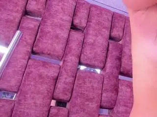 Kittieevaa  live sex cam
