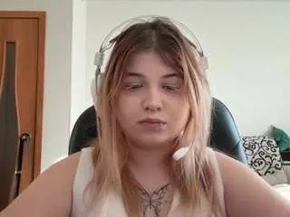 Mindabodwell  live sex cam