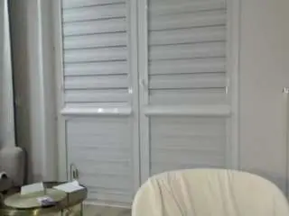 Courtneykiss  live sex cam