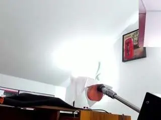 Karlahartley  live sex cam