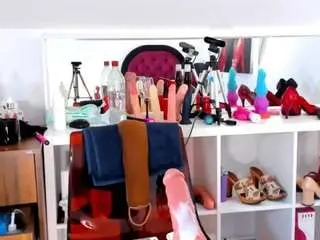 Karlahartley  live sex cam