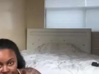 Nasyahnivara  live sex cam