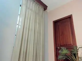 Selenelujan  live sex cam