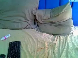 Brunettenaomie  live sex cam