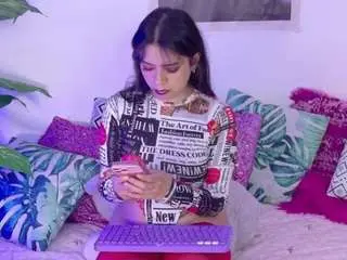 Melany-naa  live sex cam