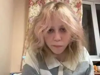 Alysestrawn  live sex cam