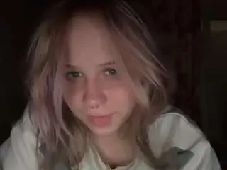 Alysestrawn  live sex cam