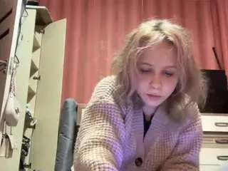 Alysestrawn  live sex cam