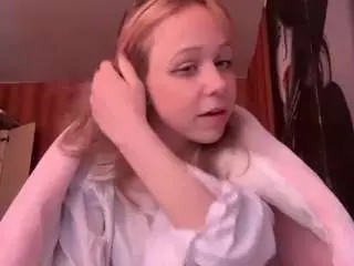 Alysestrawn  live sex cam