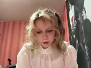 Alysestrawn  live sex cam