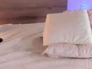 Kitsunedream  live sex cam