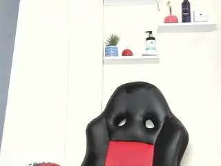 Kloe-squirts  live sex cam