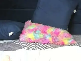 Kloe-squirts  live sex cam