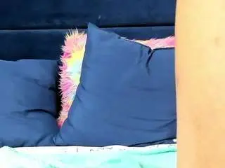 Kloe-squirts  live sex cam