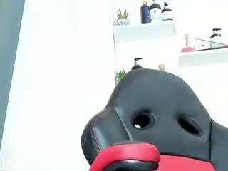 Kloe-squirts  live sex cam