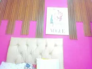 Luciaspear  live sex cam