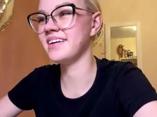 Valeriepfifer  live sex cam